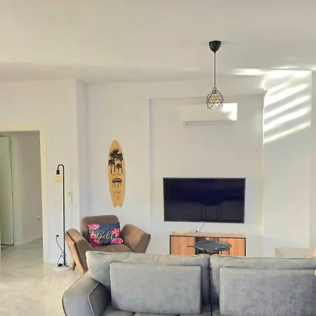 Perla Penthouse - Happy *